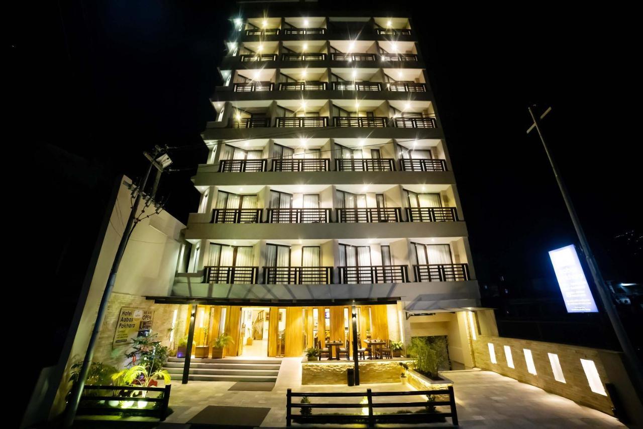 Hotel Aabas Pokhara By Barahi Hospitality Extérieur photo