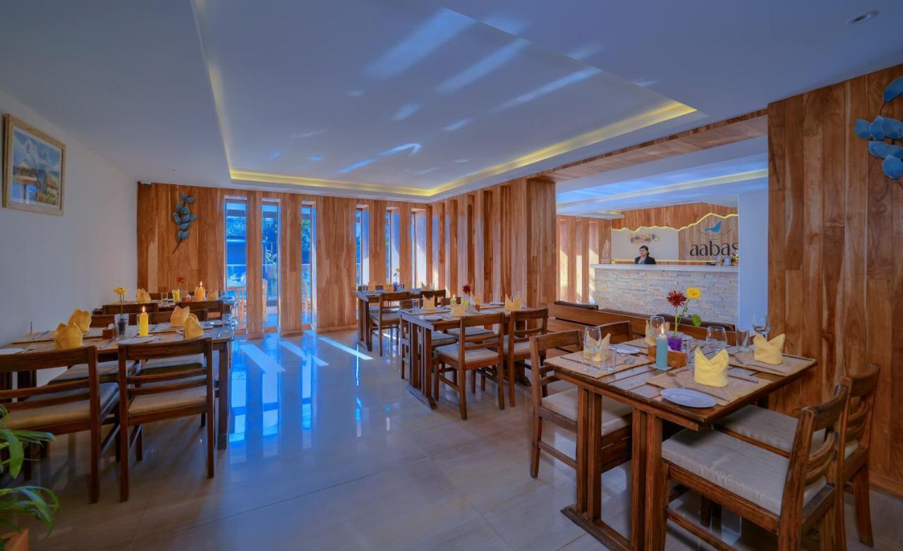 Hotel Aabas Pokhara By Barahi Hospitality Extérieur photo